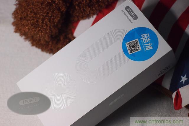 路由器也跟風(fēng)玩分體設(shè)計(jì)，你咋不上天呢？