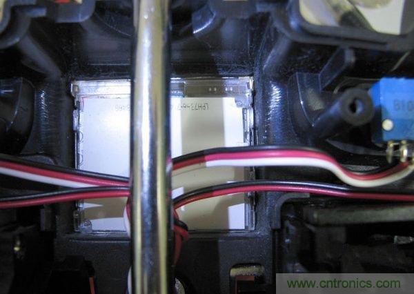 無人機 DIY 制作全過程，酷得不要不要的！