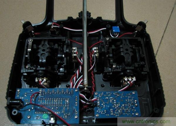 無人機 DIY 制作全過程，酷得不要不要的！