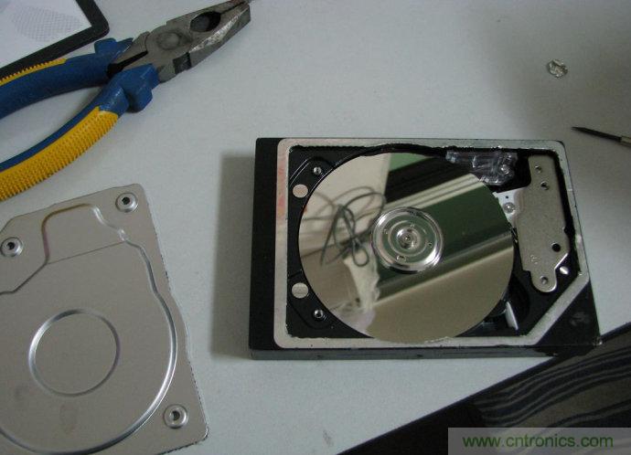 無人機 DIY 制作全過程，酷得不要不要的！