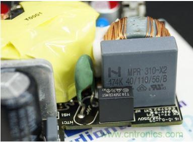 69元小米4口USB充電器詳細拆解，看完你也能DIY一個