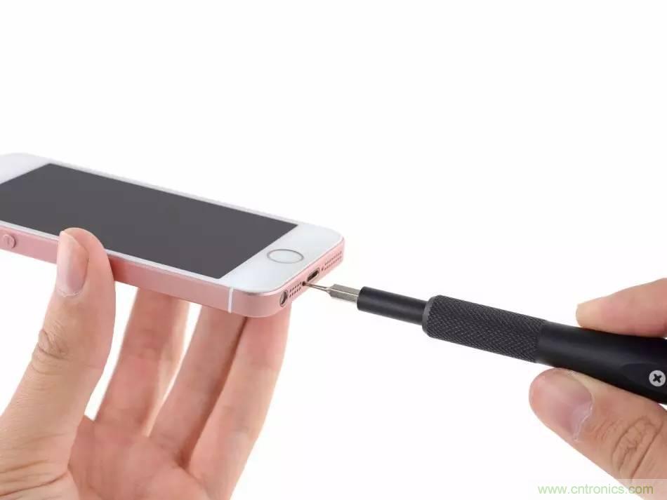 有什么地方?jīng)]有變？iPhone SE真機(jī)拆解