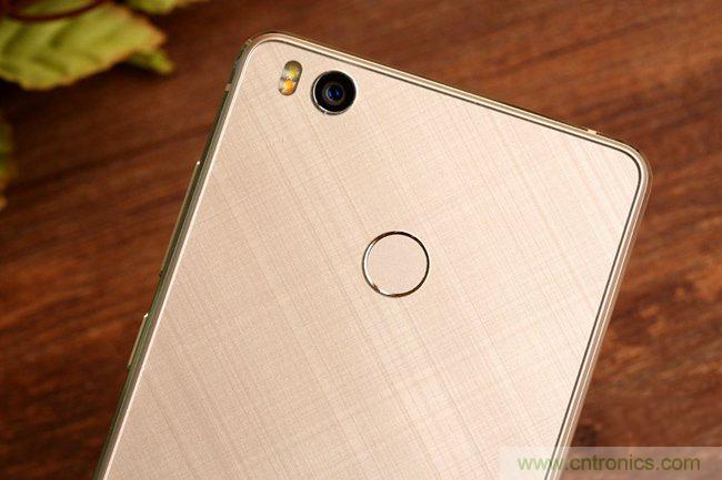 小米手機(jī)4S超詳細(xì)拆解:內(nèi)外硬件大升級(jí)