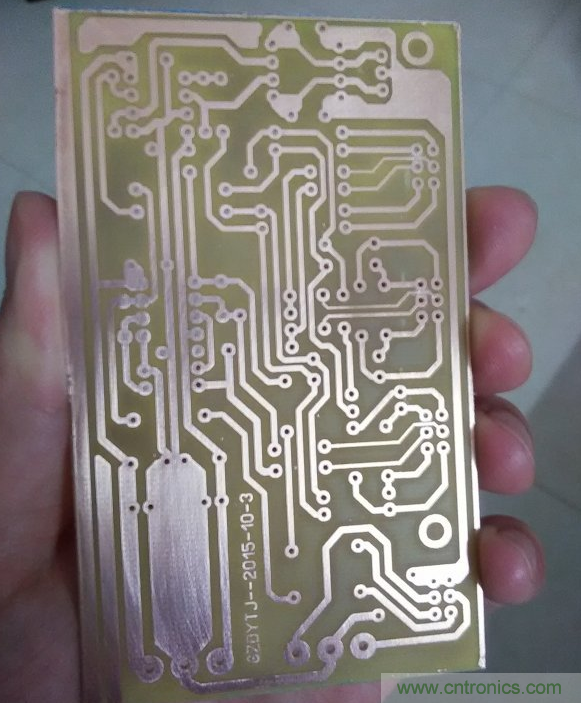 嘗試了四次PCB制作， 最后一發(fā)算是成功了