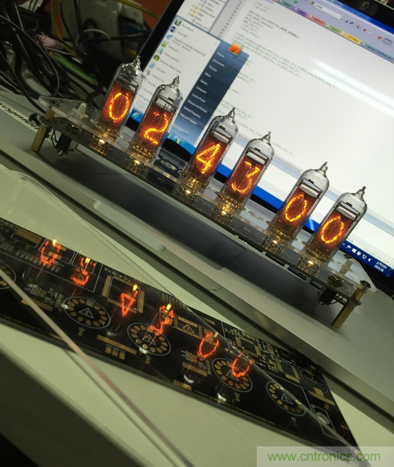 瘋狂技術(shù)男DIY了一個輝光時鐘