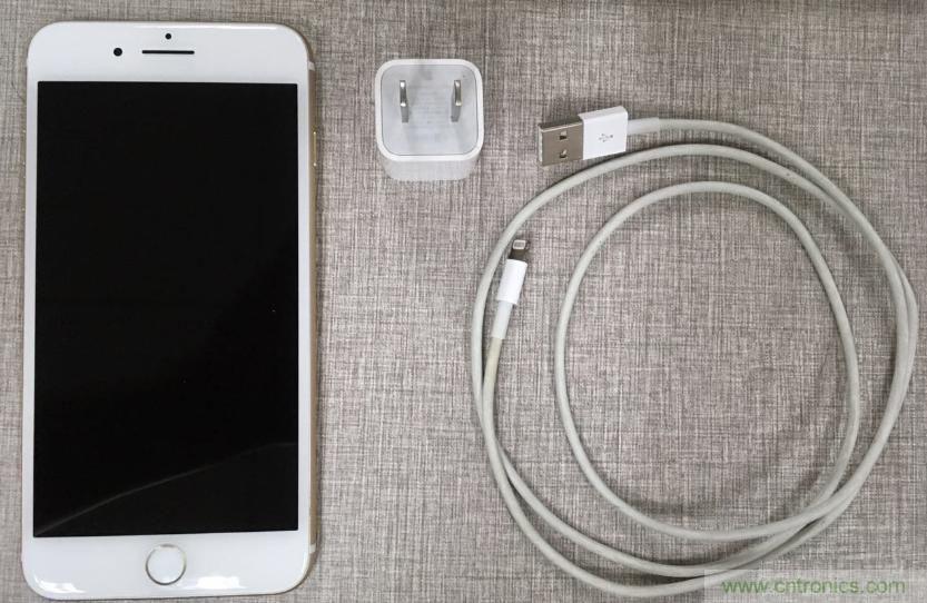 &ldquo;瘋7&rdquo;手機(jī)充電實(shí)測(cè)：為何沿用傳統(tǒng)充電模式？