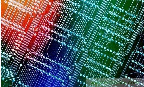 【導(dǎo)讀】對(duì)于一個(gè)新設(shè)計(jì)的電路板，調(diào)試起來(lái)往往會(huì)遇到一些困難，特別是當(dāng)板比較大、元件比較多時(shí)，往往無(wú)從下手。但如果掌握好一套合理的調(diào)試方法，調(diào)試起來(lái)將會(huì)事半功倍。  對(duì)于剛拿回來(lái)的新PCB板，我們首先要大概觀察一下，板上是否存在問(wèn)題，例如是否有明顯的裂痕，有無(wú)短路、開(kāi)路等現(xiàn)象。如果有必要的話，可以檢查一下電源跟地線之間的電阻是否足夠大。  然后就是安裝元件了。相互獨(dú)立的模塊，如果您沒(méi)有把握保證它們工作正常時(shí)，最好不要全部都裝上，而是一部分一部分的裝上（對(duì)于比較小的電路，可以一次全部裝上），這樣容易確定故障范圍，免得到時(shí)遇到問(wèn)題時(shí)，無(wú)從下手。一般來(lái)說(shuō)，可以把電源部分先裝好，然后就上電檢測(cè)電源輸出電壓是否正常。如果在上電時(shí)您沒(méi)有太大的把握（即使有很大的把握，也建議您加上一個(gè)保險(xiǎn)絲，以防萬(wàn)一），可考慮使用帶限流功能的可調(diào)穩(wěn)壓電源。先預(yù)設(shè)好過(guò)流保護(hù)電流，然后將穩(wěn)壓電電源的電壓值慢慢往上調(diào)，并監(jiān)測(cè)輸入電流、輸入電壓以及輸出電壓。如果往上調(diào)的過(guò)程中，沒(méi)有出現(xiàn)過(guò)流保護(hù)等問(wèn)題，且輸出電壓也達(dá)到了正常，則說(shuō)明電源部分OK。反之，則要斷開(kāi)電源，尋找故障點(diǎn)，并重復(fù)上述步驟，直到電源正常為止。  接下來(lái)逐漸安裝其它模塊，每安裝好一個(gè)模塊，就上電測(cè)試一下，上電時(shí)也是按照上面的步驟，以避免因?yàn)樵O(shè)計(jì)錯(cuò)誤或/和安裝錯(cuò)誤而導(dǎo)致過(guò)流而燒壞元件。  PCB   尋找故障的辦法一般有下面幾種：  ①測(cè)量電壓法。首先要確認(rèn)的是各芯片電源引腳的電壓是否正常，其次檢查各種參考電壓是否正常，另外還有各點(diǎn)的工作電壓是否正常等。例如，一般的硅三極管導(dǎo)通時(shí)，BE結(jié)電壓在0.7V左右，而CE結(jié)電壓則在0.3V左右或者更小。如果一個(gè)三極管的BE結(jié)電壓大于0.7V（特殊三極管除外，例如達(dá)林頓管等），可能就是BE結(jié)就開(kāi)路。  ②信號(hào)注入法。將信號(hào)源加至輸入端，然后依次往后測(cè)量各點(diǎn)的波形，看是否正常，以找到故障點(diǎn)。有時(shí)我們也會(huì)用更簡(jiǎn)單的辦法，例如用手握一個(gè)鑷子，去碰觸各級(jí)的輸入端，看輸出端是否有反應(yīng)，這在音頻、視頻等放大電路中常使用（但要注意，熱底板的電路或者電壓高的電路，不能使用此法，否則可能會(huì)導(dǎo)致觸電）。如果碰前一級(jí)沒(méi)有反應(yīng)，而碰后一級(jí)有反應(yīng)，則說(shuō)明問(wèn)題出在前一級(jí)，應(yīng)重點(diǎn)檢查。  ③當(dāng)然，還有很多其它的尋找故障點(diǎn)的方法，例如看、聽(tīng)、聞、摸等。&ldquo;看&rdquo;就是看元件有無(wú)明顯的機(jī)械損壞，例如破裂、燒黑、變形等;&ldquo;聽(tīng)&rdquo;就是聽(tīng)工作聲音是否正常，例如一些不該響的東西在響，該響的地方不響或者聲音不正常等;&ldquo;聞&rdquo;就是檢查是否有異味，例如燒焦的味道、電容電解液的味道等，對(duì)于一個(gè)有經(jīng)驗(yàn)的電子維修人員來(lái)說(shuō)，對(duì)這些氣味是很敏感的;&ldquo;摸&rdquo;就是用手去試探器件的溫度是否正常，例如太熱，或者太涼。一些功率器件，工作起來(lái)時(shí)會(huì)發(fā)熱，如果摸上去是涼的，則基本上可以判斷它沒(méi)有工作起來(lái)。但如果不該熱的地方熱了或者該熱的地方太熱了，那也是不行的。一般的功率三極管、穩(wěn)壓芯片等，工作在70度以下是完全沒(méi)問(wèn)題的。70度大概是怎樣的一個(gè)概念呢？如果你將手壓上去，可以堅(jiān)持三秒鐘以上，就說(shuō)明溫度大概在70度以下（注意要先試探性的去摸，千萬(wàn)別把手燙傷了）。  好了，關(guān)于調(diào)試的問(wèn)題，我們今天就暫時(shí)講這么多，如果想要了解更多的調(diào)試方法和經(jīng)驗(yàn)，可以去找一些家用電器維修的書(shū)來(lái)看看，一個(gè)好的設(shè)計(jì)人員，首先應(yīng)該是一個(gè)好的維修人員。