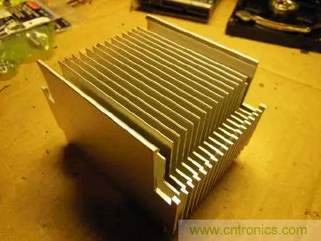 廢舊收音機(jī)如何變身成酷炫機(jī)器人？