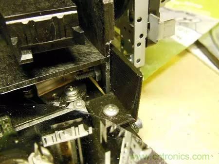 廢舊收音機(jī)如何變身成酷炫機(jī)器人？