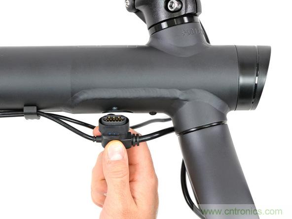 從電池到傳感器，完整拆解小米智能自行車