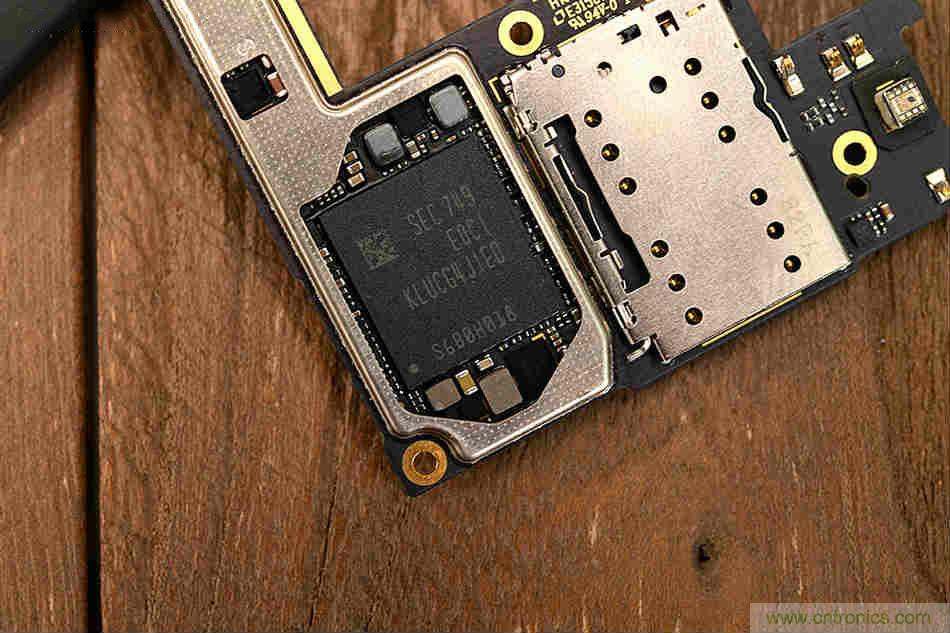 拆解魅族15 Plus：玩轉(zhuǎn)了新概念，但其工藝究竟如何？