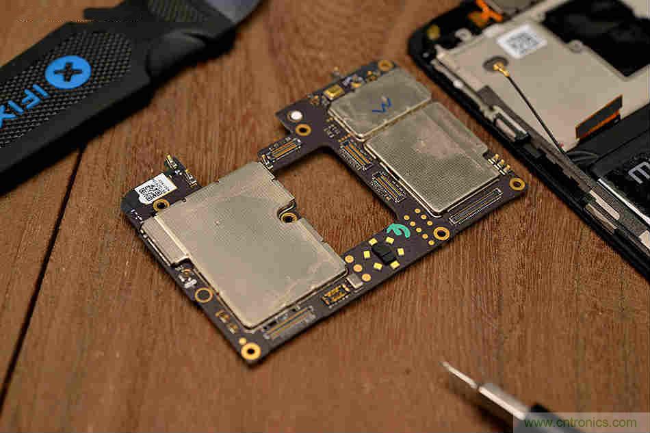 拆解魅族15 Plus：玩轉(zhuǎn)了新概念，但其工藝究竟如何？