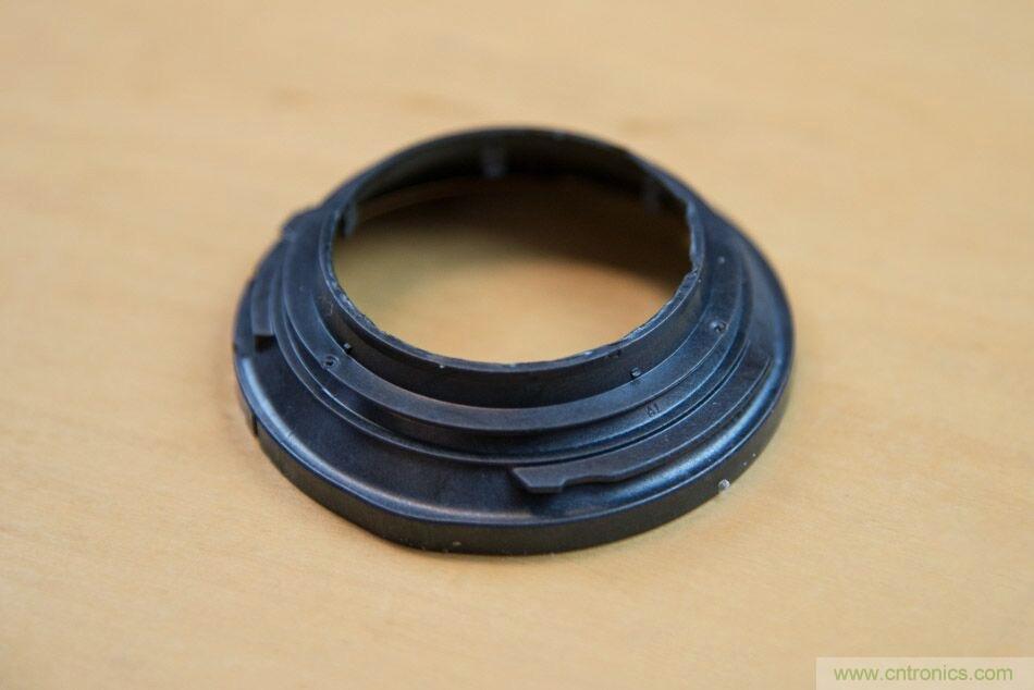 拆解戴森吹風(fēng)機(jī)：近三千元的價(jià)格貴在哪？