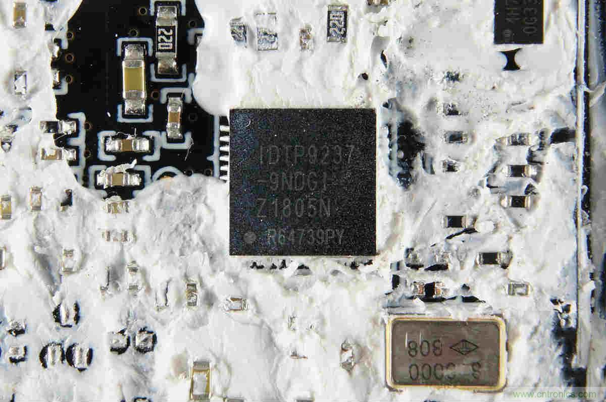 拆解對(duì)比：系出同門，小米、紫米無(wú)線充電器的差別有多大？