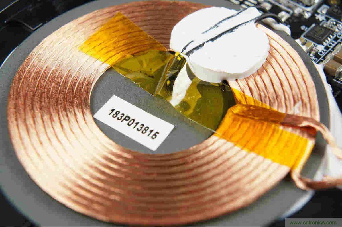 拆解對(duì)比：系出同門，小米、紫米無(wú)線充電器的差別有多大？