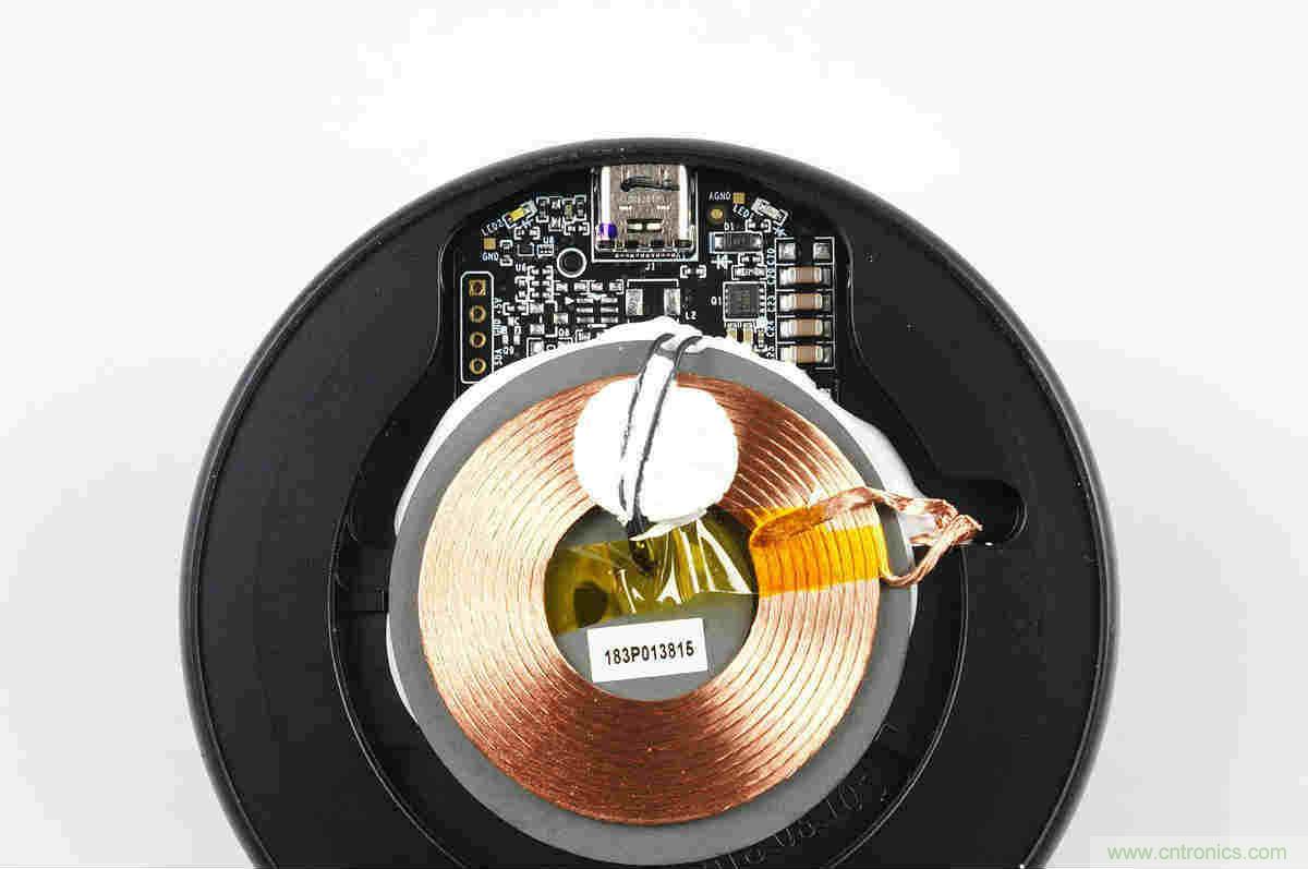 拆解對(duì)比：系出同門，小米、紫米無(wú)線充電器的差別有多大？