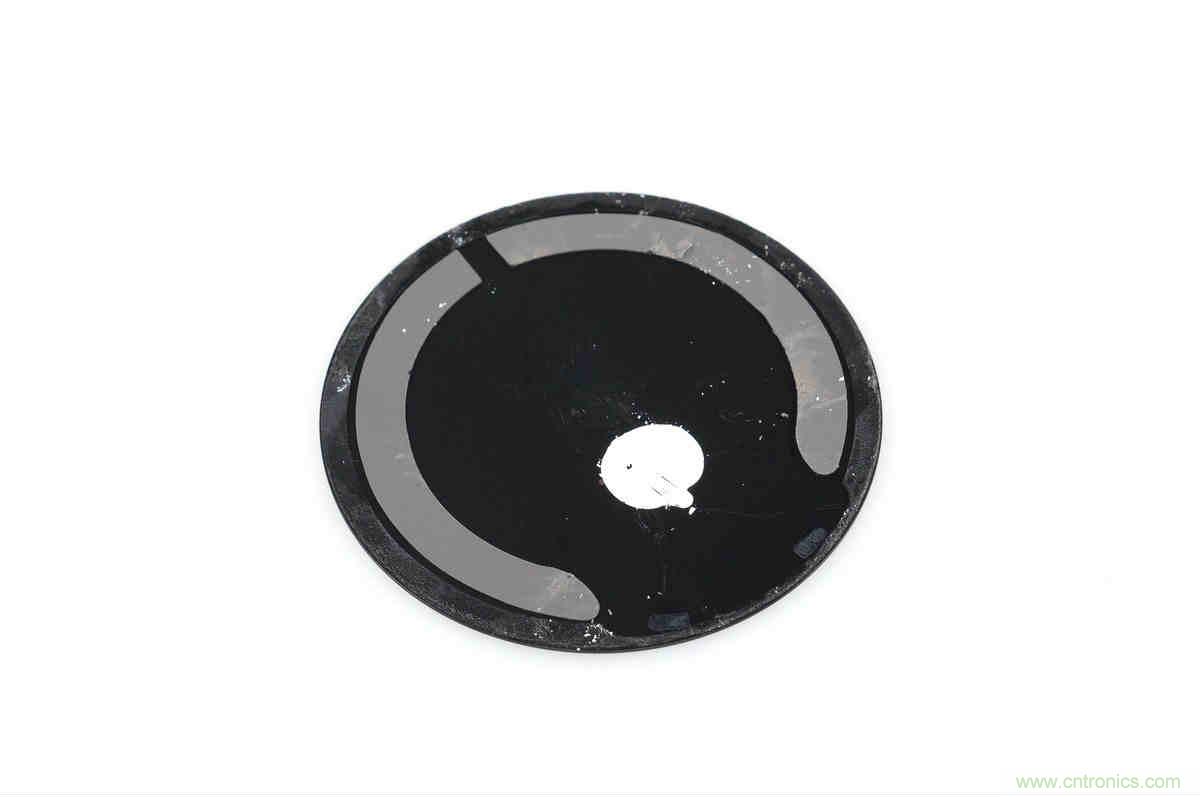 拆解對(duì)比：系出同門，小米、紫米無(wú)線充電器的差別有多大？