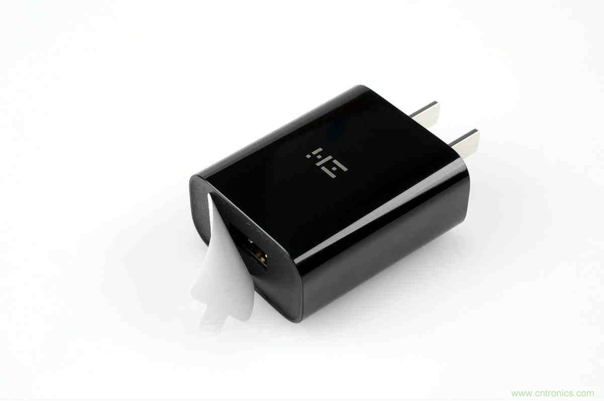 拆解對(duì)比：系出同門，小米、紫米無(wú)線充電器的差別有多大？