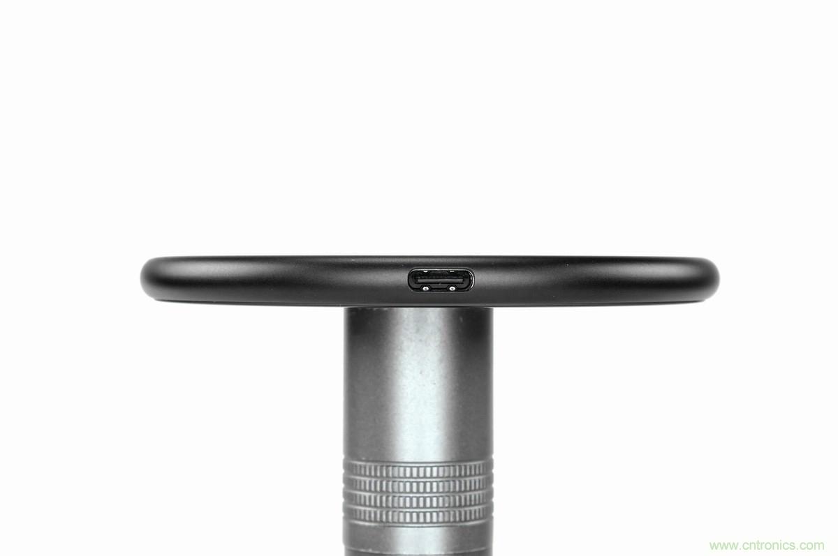 拆解對(duì)比：系出同門，小米、紫米無(wú)線充電器的差別有多大？