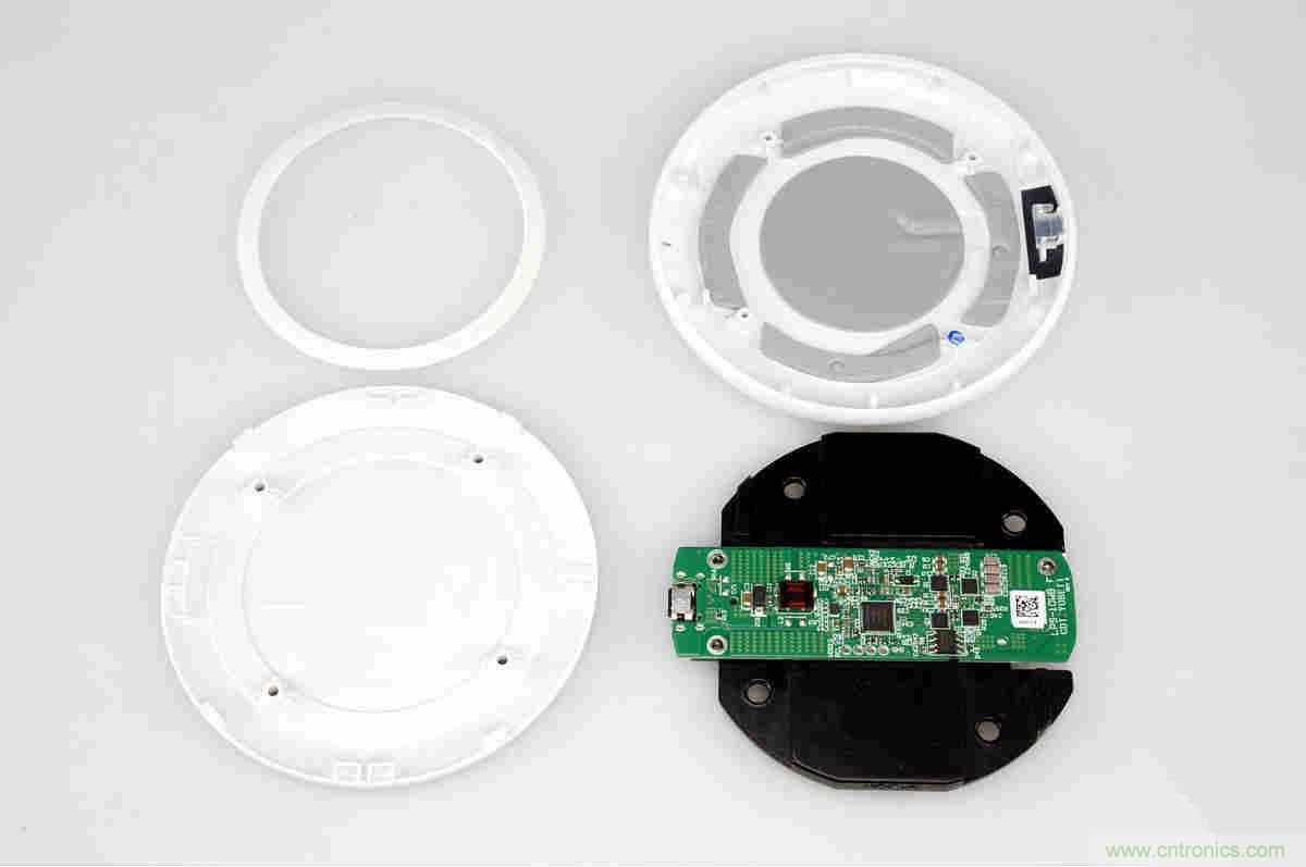 拆解對(duì)比：系出同門，小米、紫米無(wú)線充電器的差別有多大？