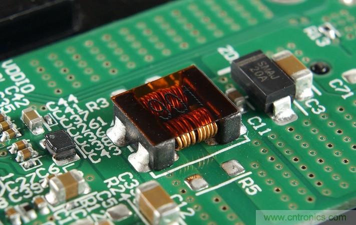 拆解對(duì)比：系出同門，小米、紫米無(wú)線充電器的差別有多大？