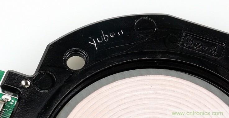 拆解對(duì)比：系出同門，小米、紫米無(wú)線充電器的差別有多大？