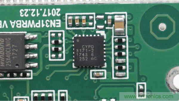 拆解華為保時(shí)捷設(shè)計(jì)快充無線充電器：憑啥能賣699？