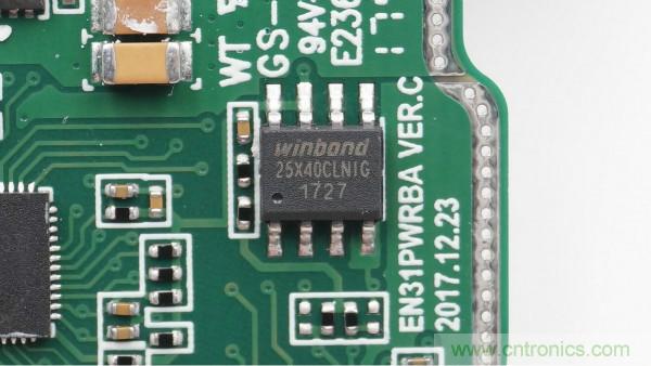 拆解華為保時(shí)捷設(shè)計(jì)快充無線充電器：憑啥能賣699？