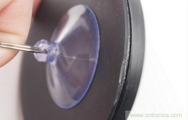 拆解華為保時(shí)捷設(shè)計(jì)快充無線充電器：憑啥能賣699？