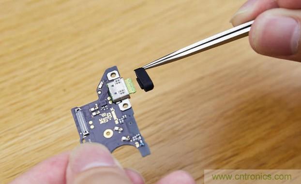 拆解黑鯊手機(jī)：多級(jí)直觸一體式液冷系統(tǒng)有什么門(mén)道？