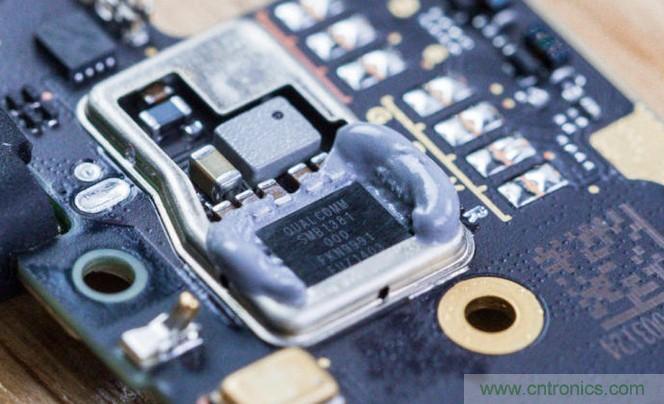 拆解黑鯊手機(jī)：多級(jí)直觸一體式液冷系統(tǒng)有什么門(mén)道？