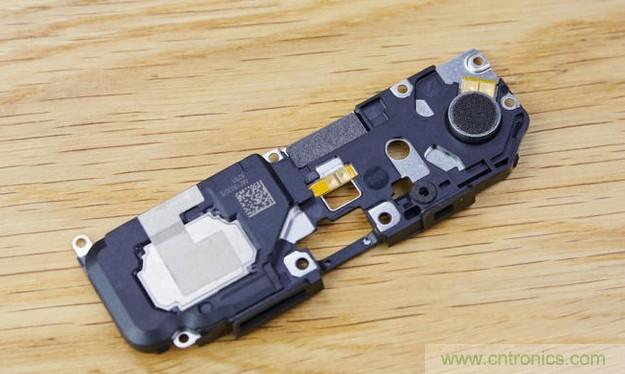 拆解黑鯊手機(jī)：多級(jí)直觸一體式液冷系統(tǒng)有什么門(mén)道？