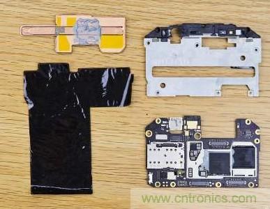 拆解黑鯊手機(jī)：多級(jí)直觸一體式液冷系統(tǒng)有什么門(mén)道？