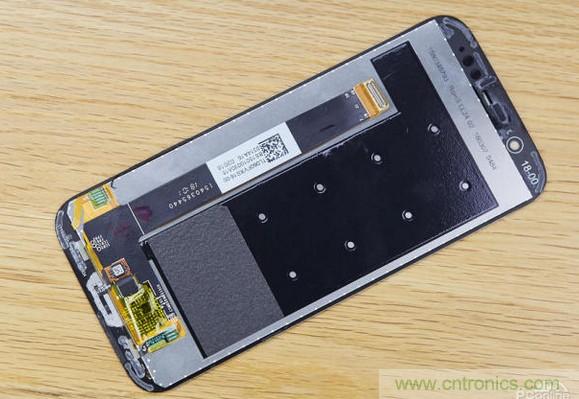 拆解黑鯊手機(jī)：多級(jí)直觸一體式液冷系統(tǒng)有什么門(mén)道？