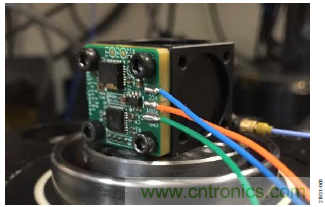 10kHz MEMS加速度計(jì)，提供4mA至20mA輸出，適合狀態(tài)監(jiān)控應(yīng)用