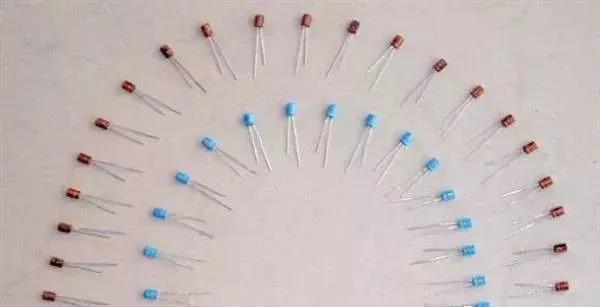 為什么鋁電解電容不能承受反向電壓？